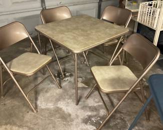 Card table w/4 folding and padded Chairs