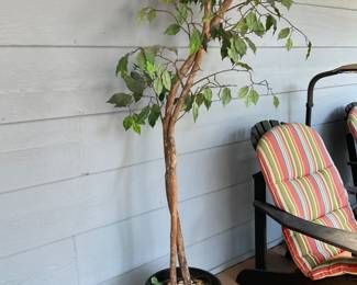Artificial ficus tree