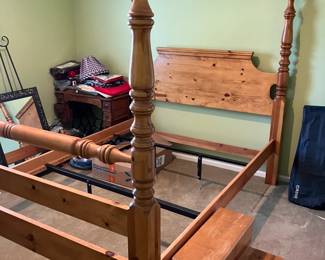 Pine 4 poster queen size bed with steps