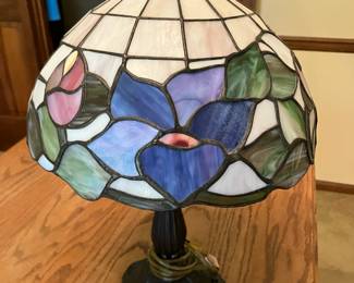 Leaded stained glass lamp