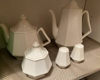 White octagon teapot, coffee pot