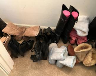 Boots, women's size 7 to 8