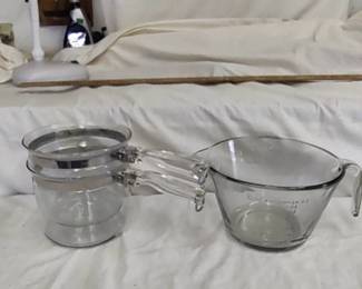 Pyrex double boiler & Pampered chef mixing bowl,