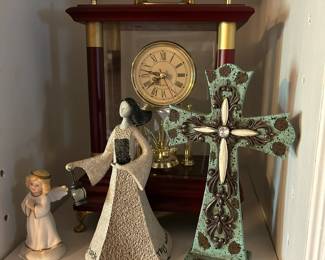 Quality Anniversary Clock in Excellent Condition, Gaelic Cross and Angels