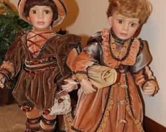 Porcelain dolls with certificate of authenticity