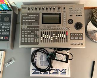 Zoom MRS-1608 multitrack recording studio
