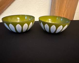 Set of 4 enamel bowls