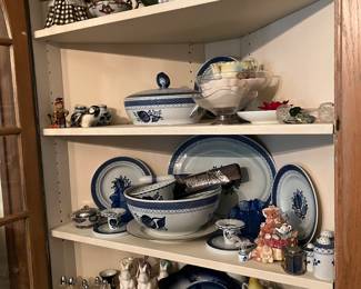 Dishes, trinkets
