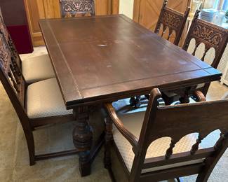 Awesome dining table and chairs with pads