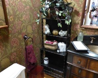 Etagere, bric-a-brac