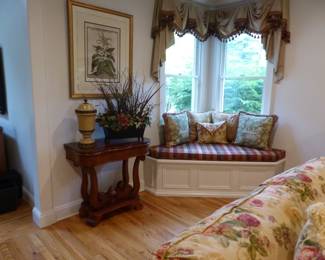 Small console table, accent pillows