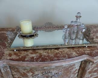 Mirrored tray, decorative bottles