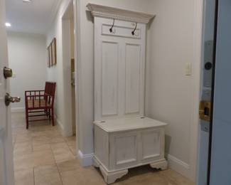 Hall tree storage bench with hooks