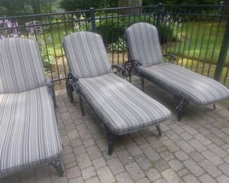 5 chaise lounges