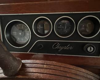 Chrysler Vintage Boat Console (bilge pump knob – search light knob – horn knob – wiper knob – blower knob – anchor lights knob – gauges – steering wheel – controls),