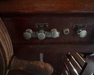 Chrysler Vintage Boat Console (bilge pump knob – search light knob – horn knob – wiper knob – blower knob – anchor lights knob – gauges – steering wheel – controls),