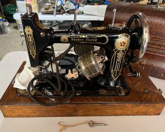 WESTERN ELECTRIC SEWING MACHINE W/WOODEN BONNET