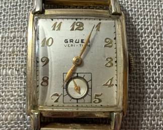 Mid century GRUEN Veri-Thin Gold Filled Mens wristwatch - runs and stops - will need maintenanced 