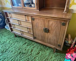 Vintage MCM/Hollywood Regency 2-Piece China Hutch Cabinet from the Tamerlane Collection by Thomasville.