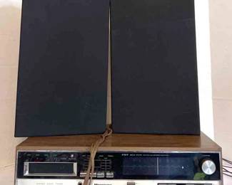 Magnavox 8Track Stereo Receiver  Speakers Turns On