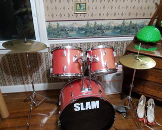 SLAM 5-piece drum set with Meinl cymbals