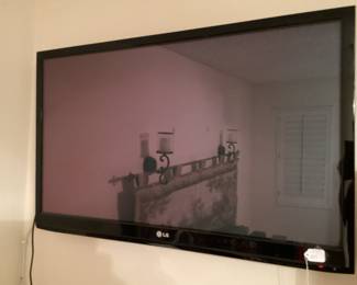 LG 43 inch flatscreen TV