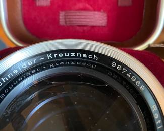 Schneider-Kreuznach Lense - The coating of Schneider-Kreuznach lenses, produce some of the most vivid and saturated colors 