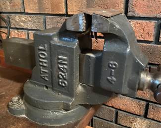 Antique Athol 4 Machinist Bench Vise Model 624N