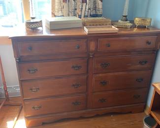 8 - drawer Dresser