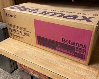 Sony Betamax model SL-HF450 NEW IN BOX 