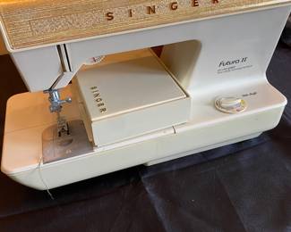 Singer Futura II Model 920 Sewing machine
