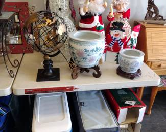 coolers Santa's platners and more.
