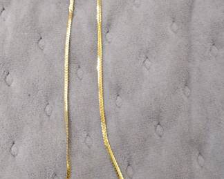 Beautiful 14 karat gold necklace with lots of diamonds