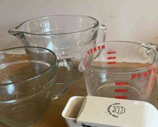 3 Big Glass Measuring Cups Pampered Chef