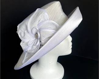 Midnight Velvet Ladies Hat 