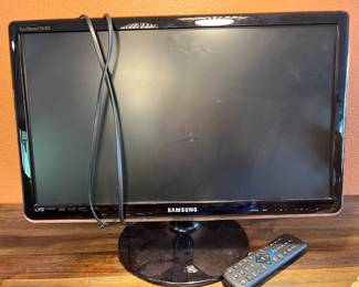 Small TV or monitor $20