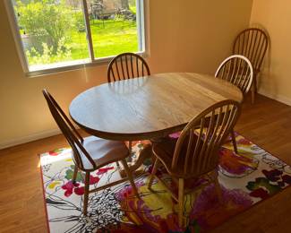 Dining room table & 6 chairs 