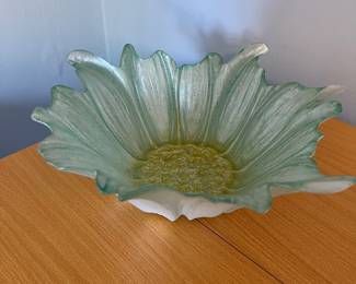 Decorative flower bowl
