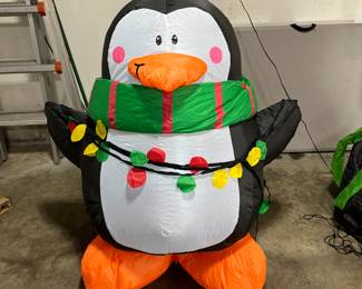 Penguin Christmas yard inflatable approx. 3ft tall