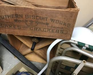 Southern biscuit box