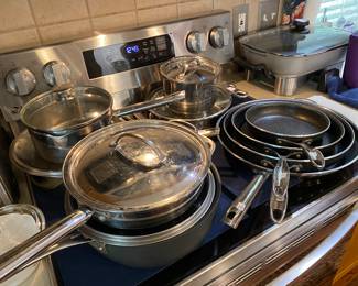 Nice collection of quality skillets 