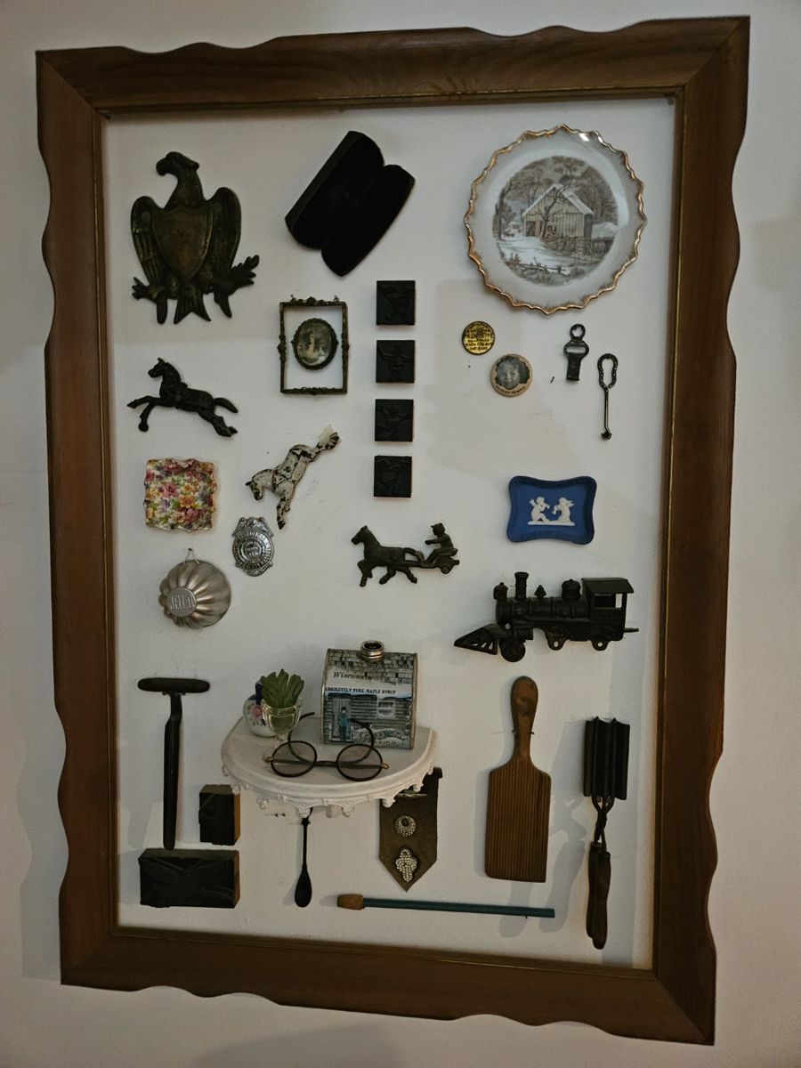 Sheldon Estate Sale Americana, sports memorabilia... starts on 5/3/2024