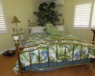 Kingsize brass head and foot rails.