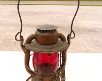 Dietz Vesta P&LERR New York Red Globe Lantern