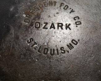 Ozark Crescent Fd'y Co St. Louis 258 #8 Skillet