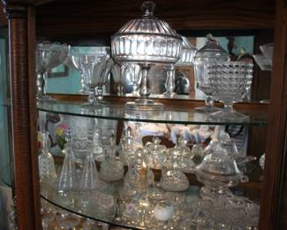 Assorted vintage glass pieces