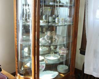 Oak china cabinet 