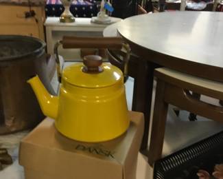 Vintage MCM Dans teapot
