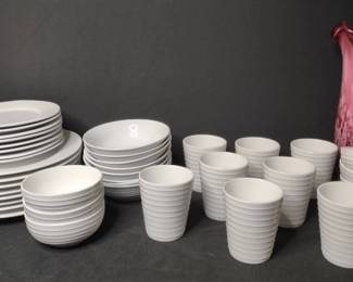 Sonoma White Dish Set