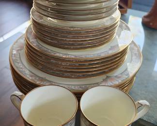 Noritake Barrymore Place Setting 6 Dinner, 6 Salad, 6 Bread Plates 3 Cups, 6 Saucers